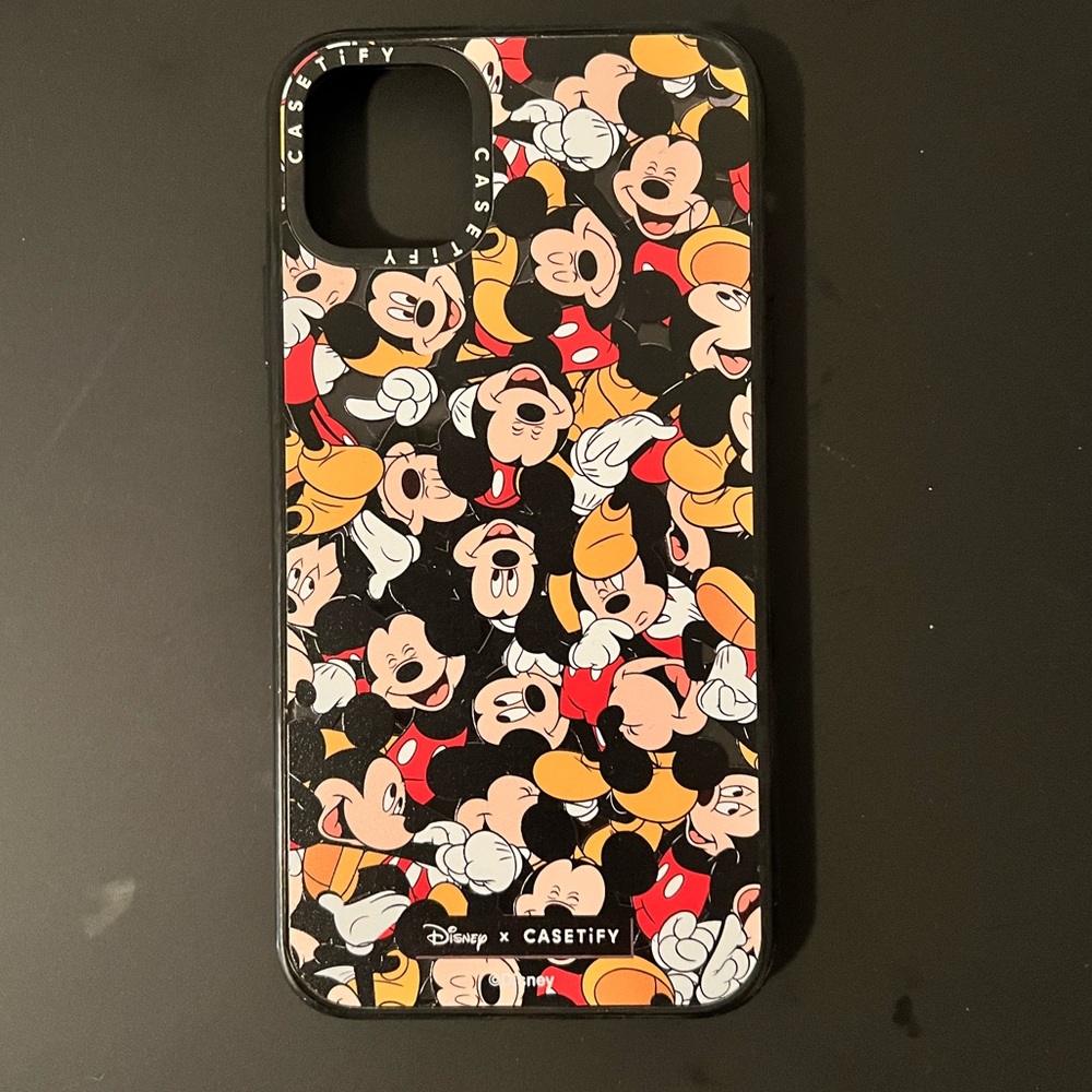 iPhone 11 Pro Max Mickey Mouse Medley